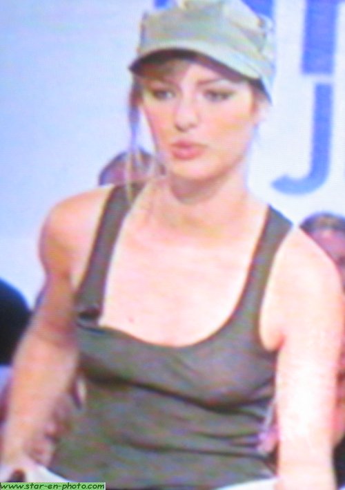 Louise Bourgoin trop sérieuse